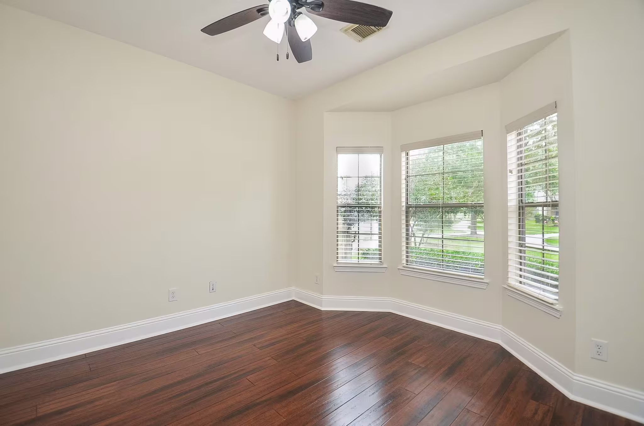 Photo 4 of 2735 Driftwood Drive, Manvel, TX