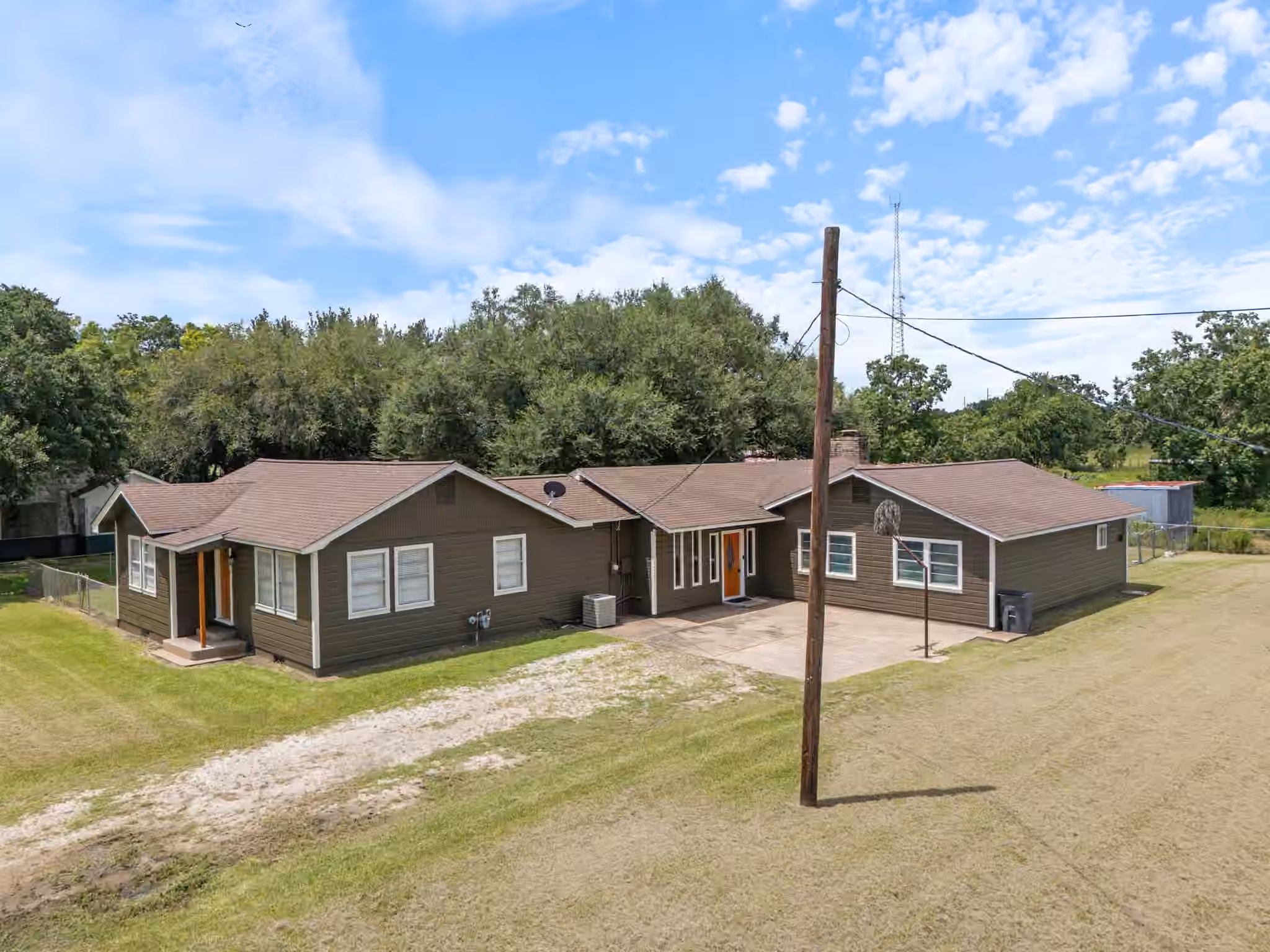 Photo 4 of 118 Cedar Vale Road, Bay City, TX