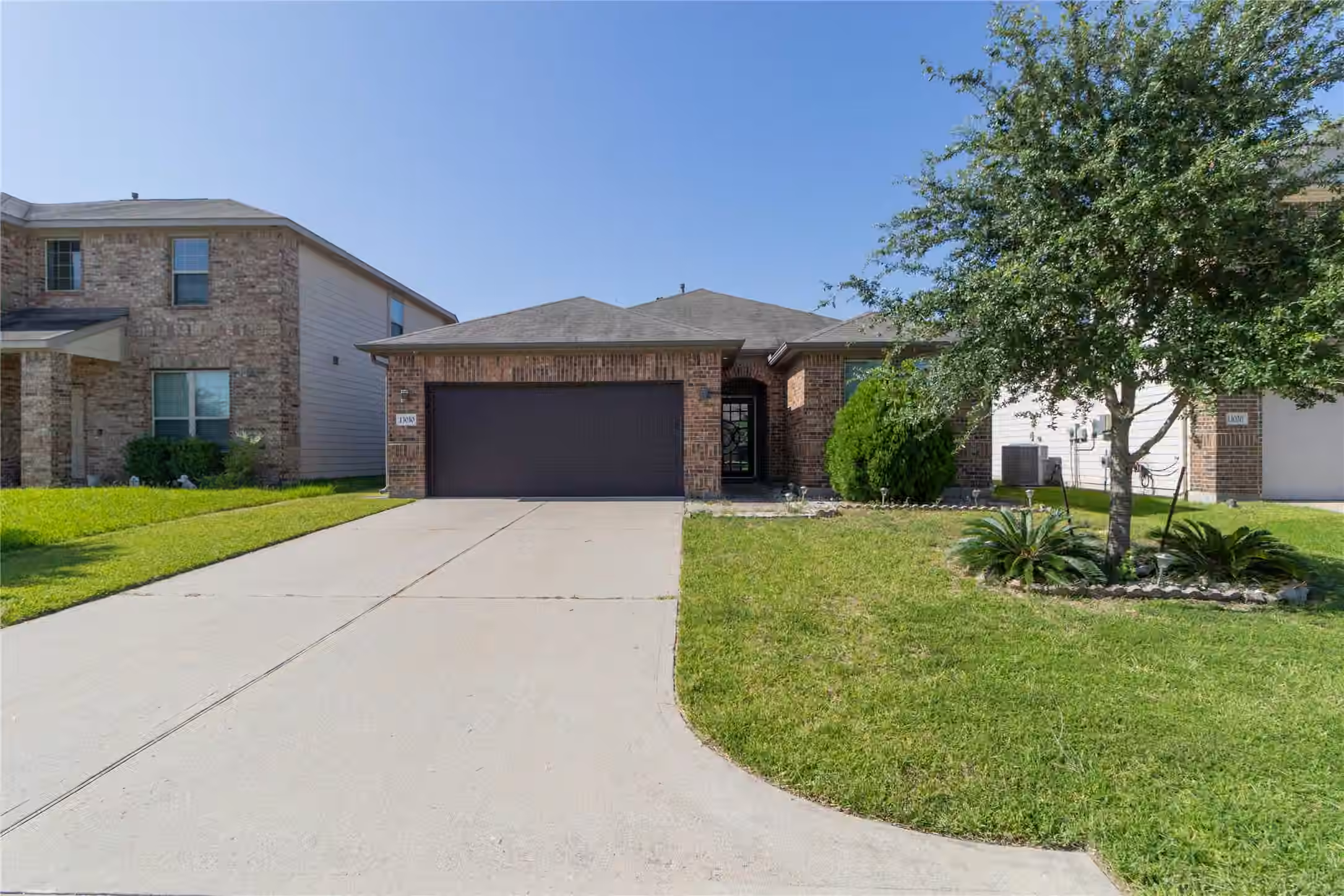 Photo 3 of 13030 Larriston Lane, Houston, TX