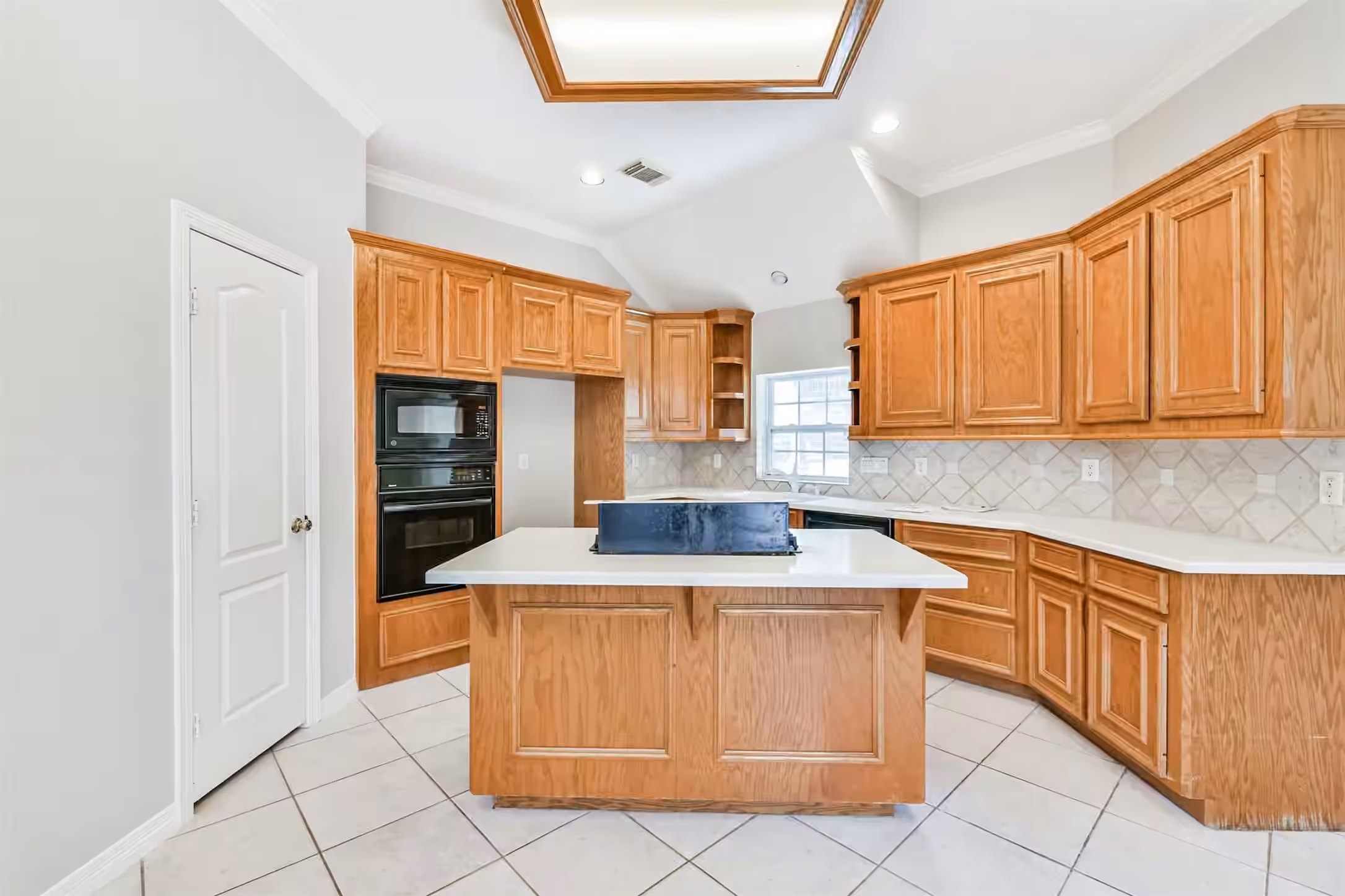 Photo 7 of 314 Parkwood Village Drive, Friendswood, TX