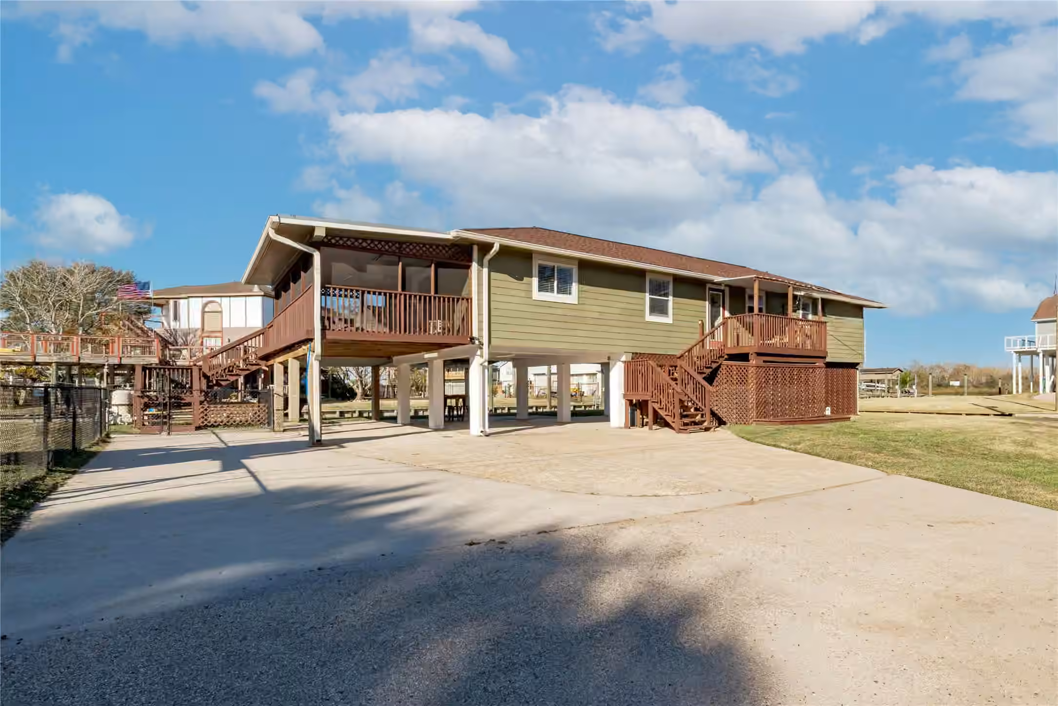 Photo 6 of 5103 Captains Drive, Dickinson, TX