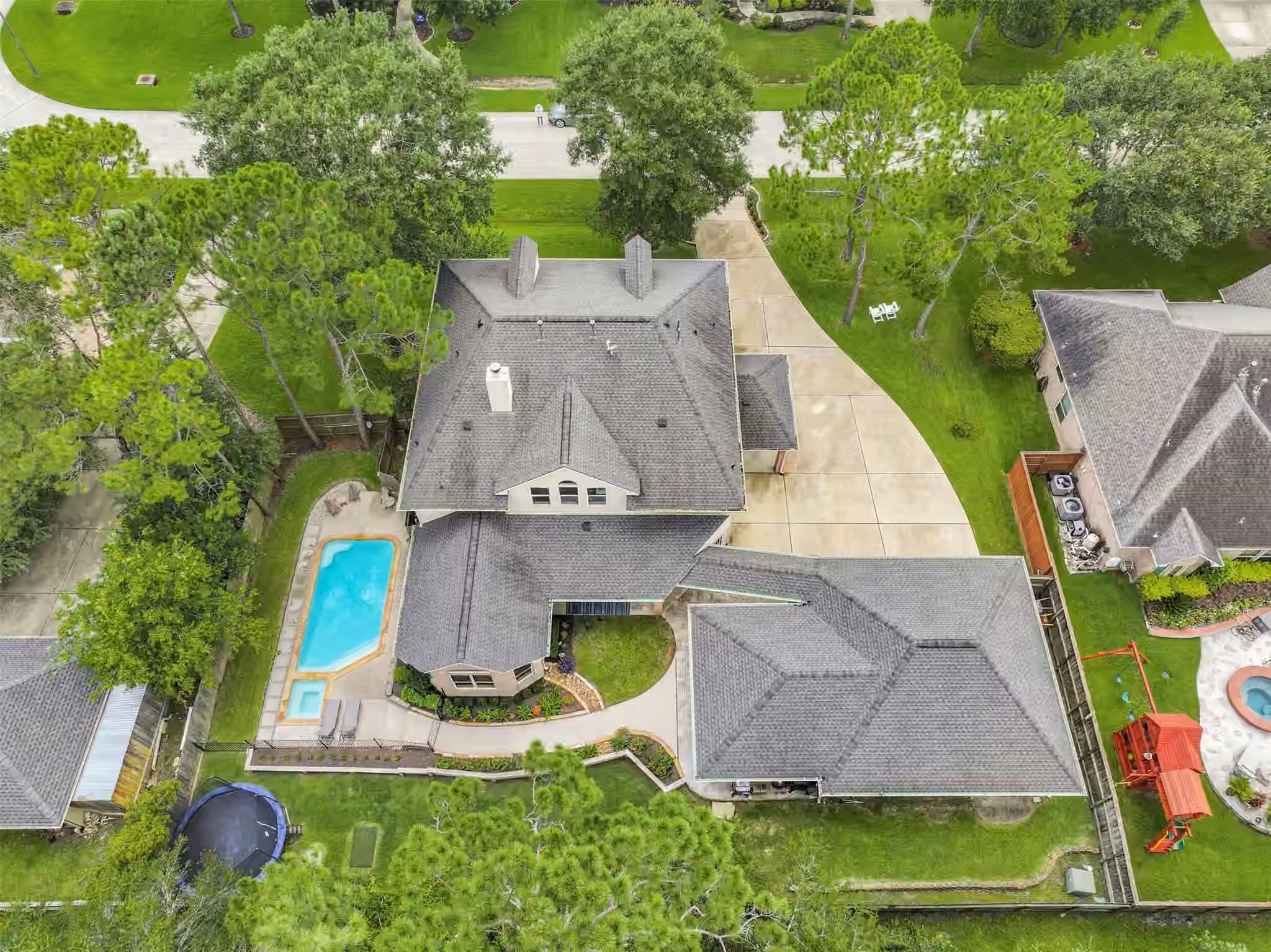 Photo 4 of 503 Shadywood Drive, Friendswood, TX