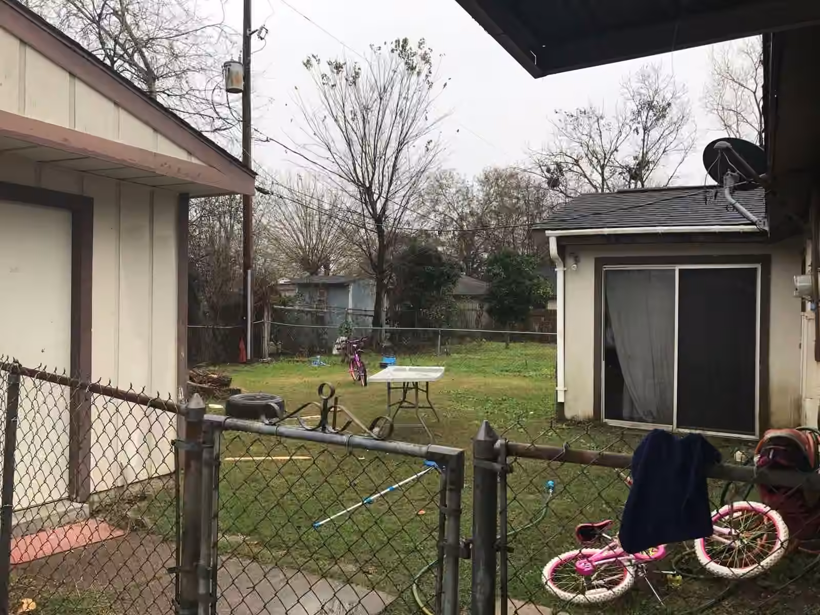 Photo 2 of 621 Kansas Street, Pasadena, TX