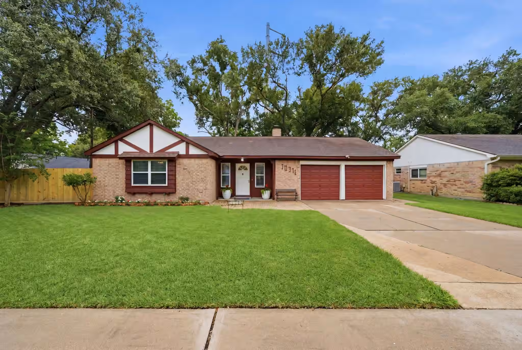 Photo 5 of 10311 Westray Street, Houston, TX