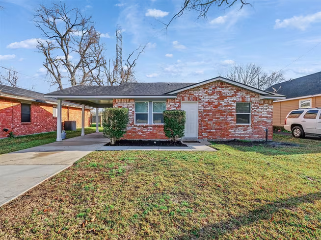 Photo of 2613 Timber Drive, Dickinson, TX 77539