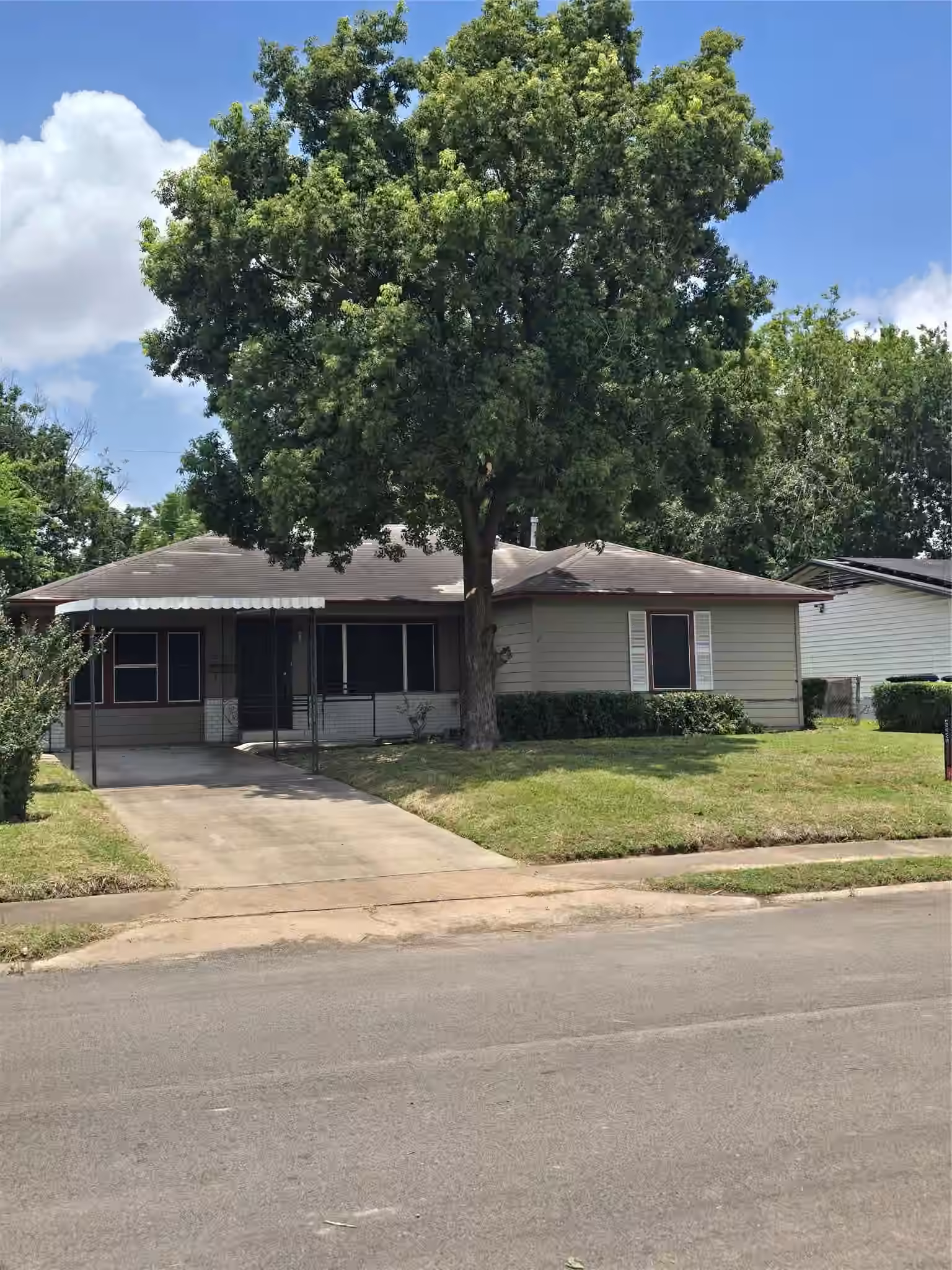 Photo 2 of 5659 Westover Street, Houston, TX