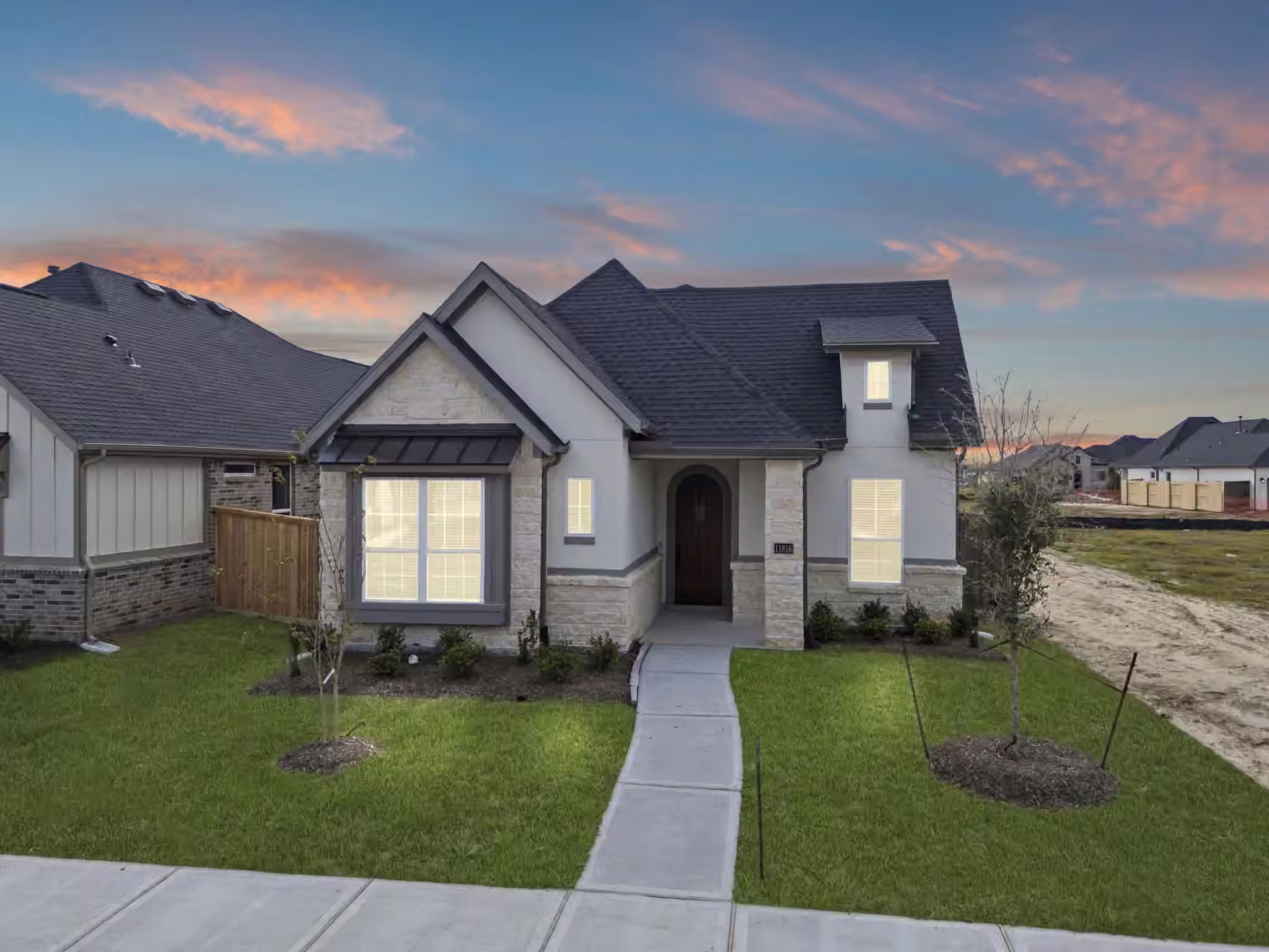 Photo 2 of 11816 South Pavillion Drive, Mont Belvieu, TX