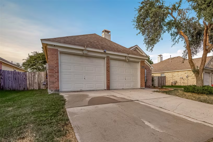 Photo 2 of 25910 Palmdale Estate Drive, Richmond, TX