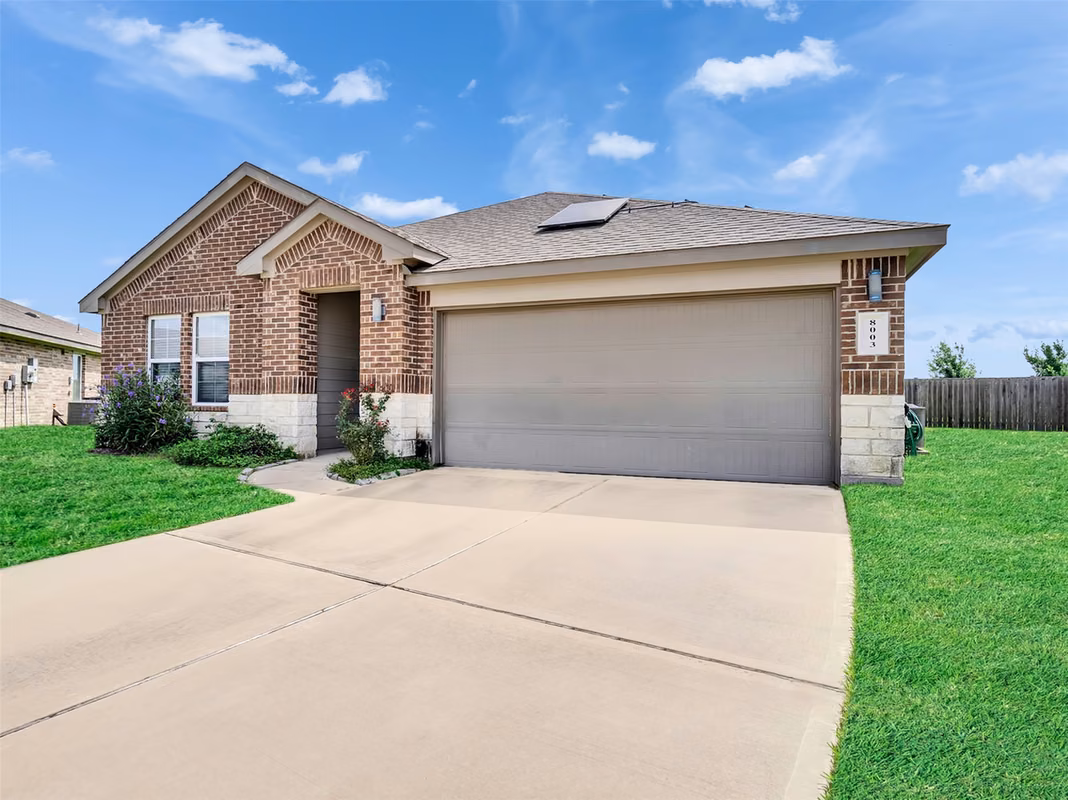 Photo of 8003 Black Forest Lane, Rosharon, TX