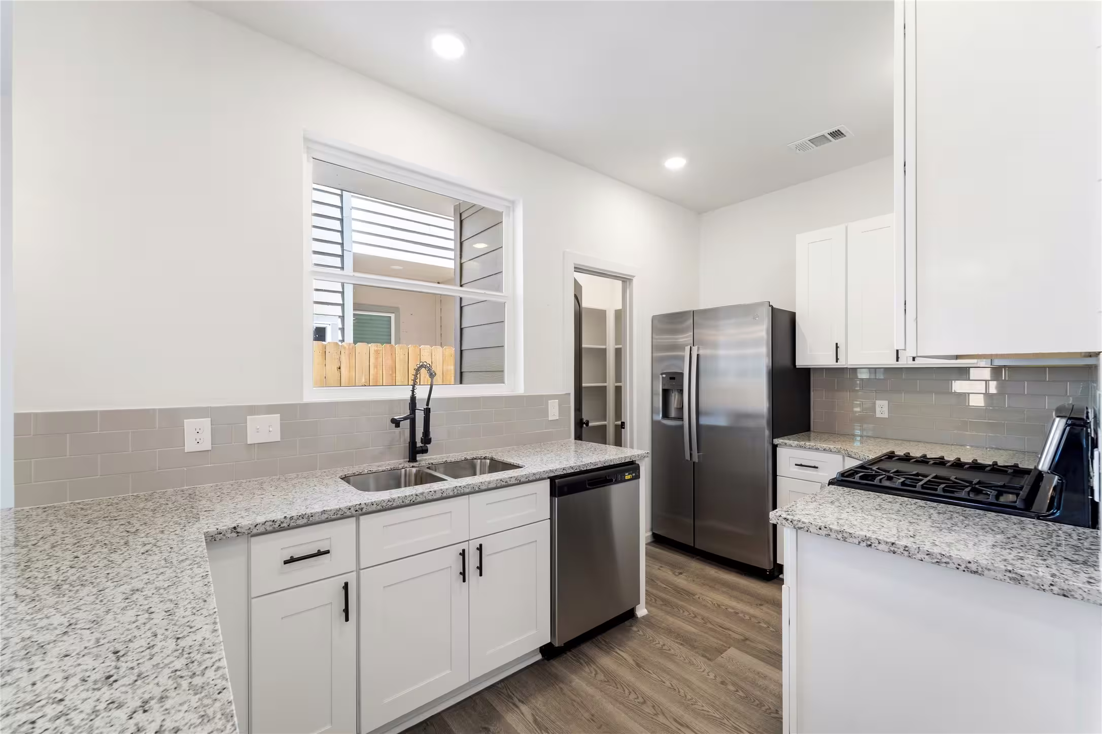 Photo 5 of 4305 Larkspur Street, Houston, TX