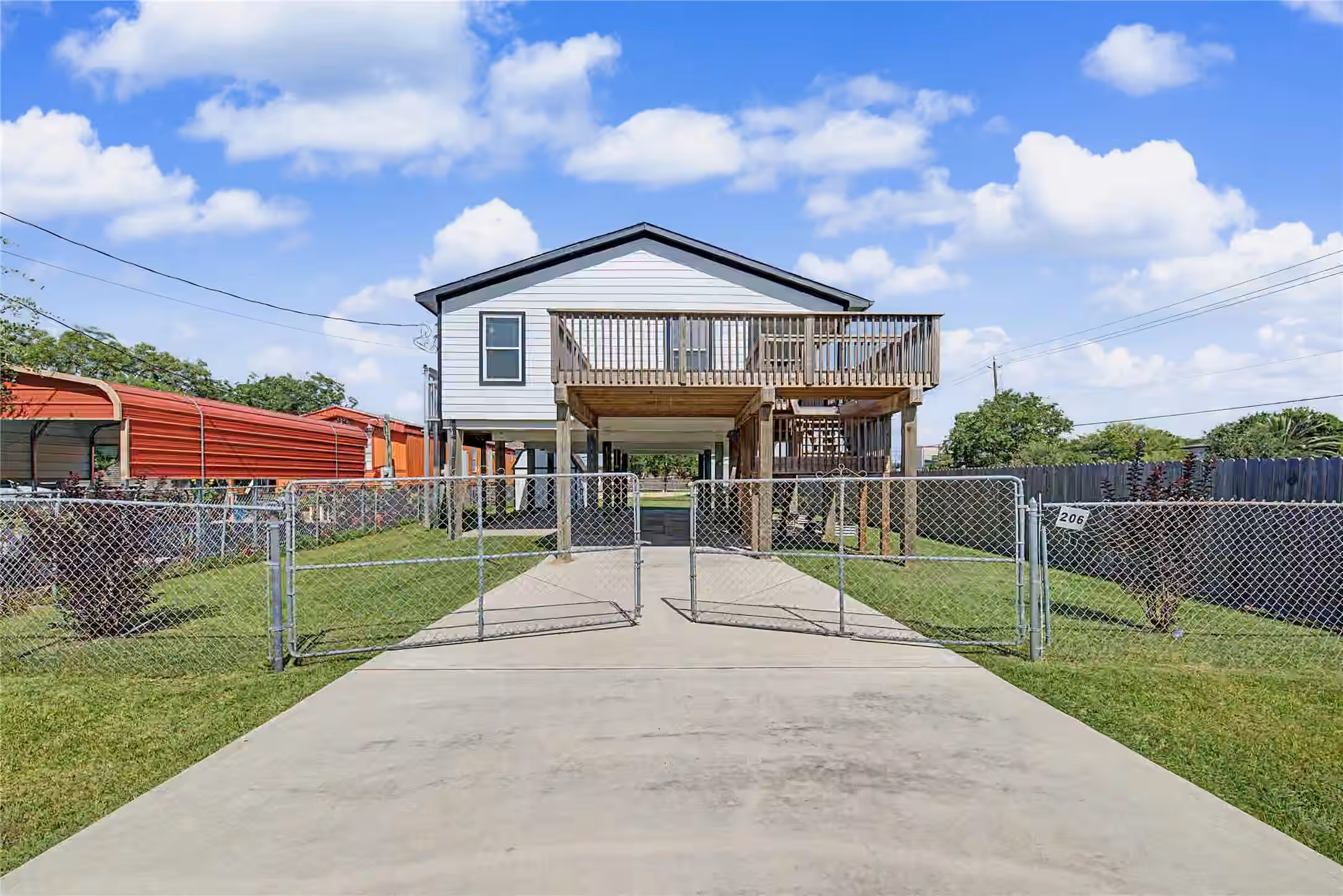 Photo 3 of 206 19th Street, Dickinson, TX
