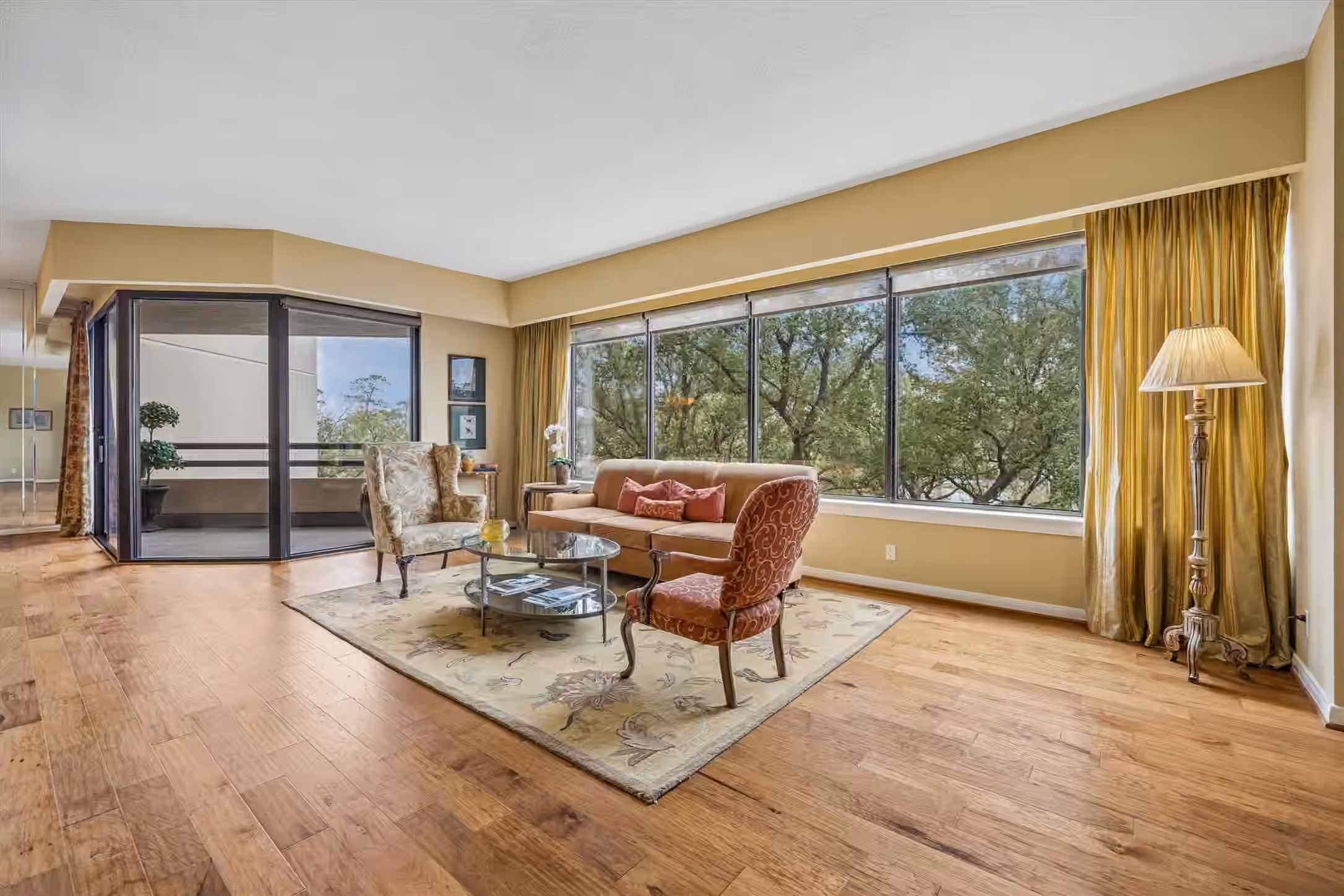 Photo 4 of 101 Westcott Street 305, Houston, TX