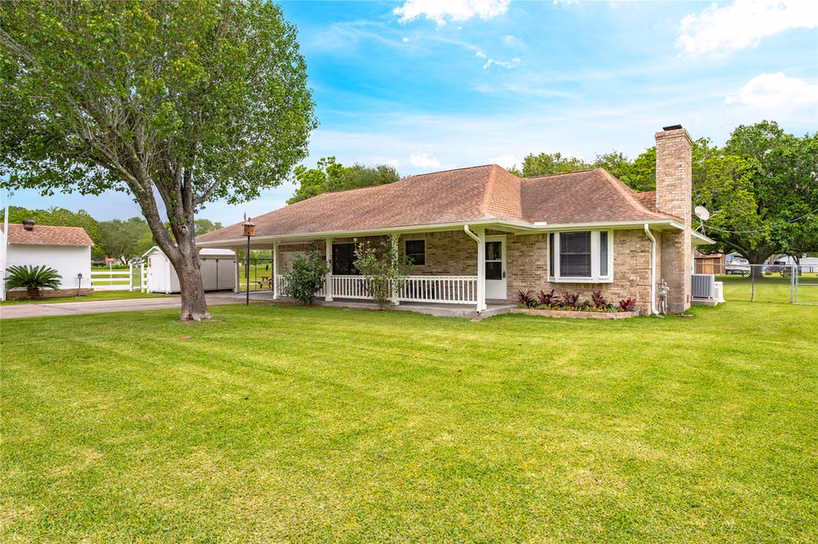 Photo of 2517 Avenue L, Santa Fe, TX 77510