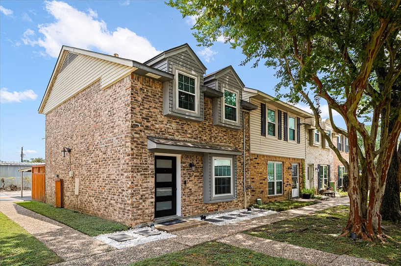 Photo 2 of 1911 Sherwood Forest Street 29, Houston, TX