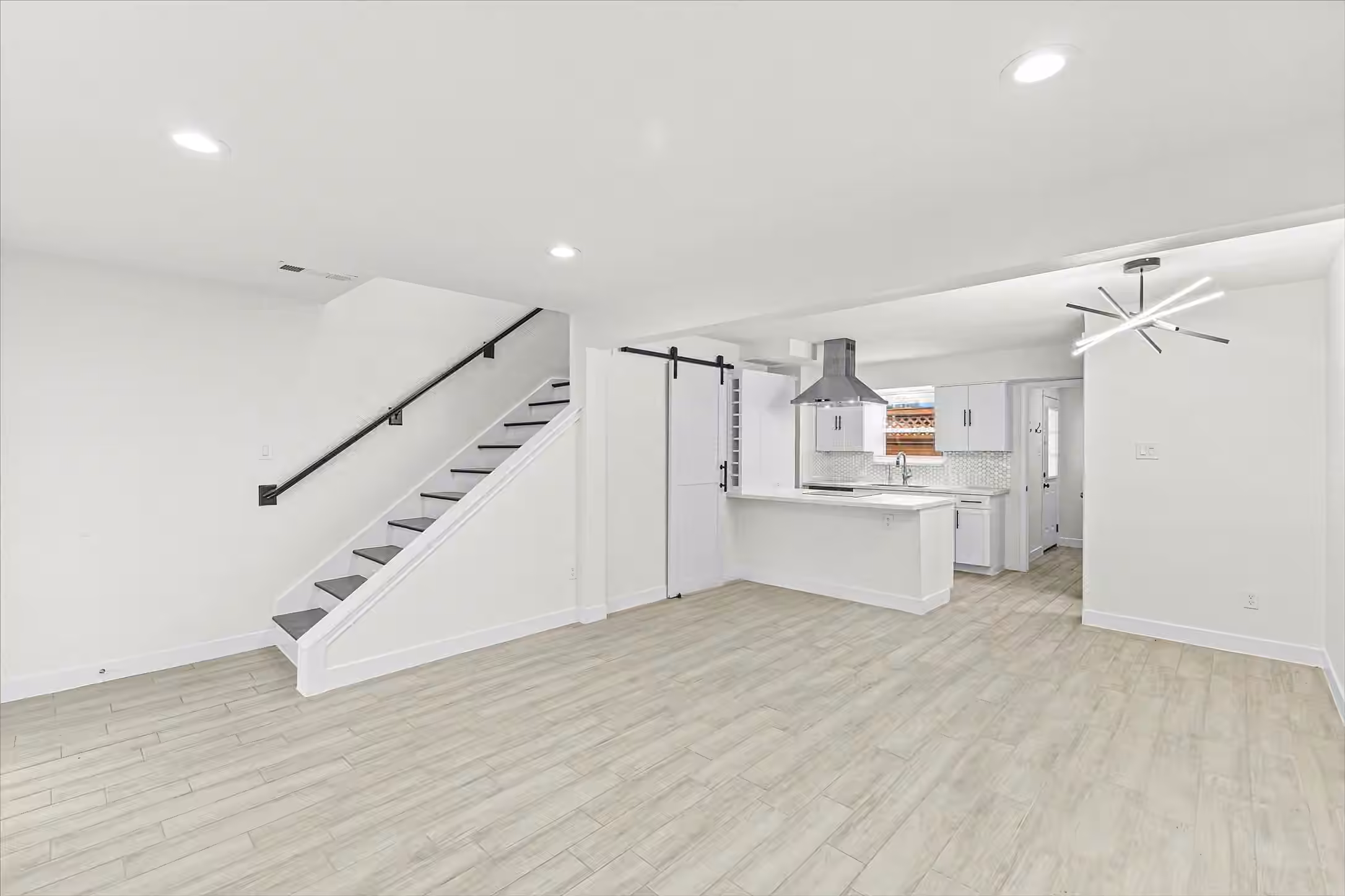 Photo 5 of 1911 Sherwood Forest Street 29, Houston, TX