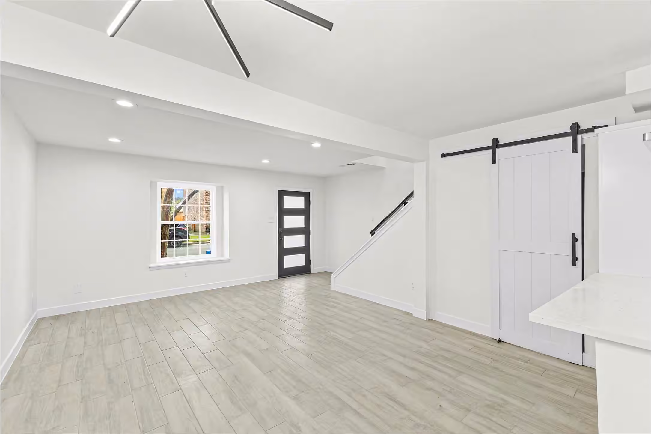 Photo 6 of 1911 Sherwood Forest Street 29, Houston, TX