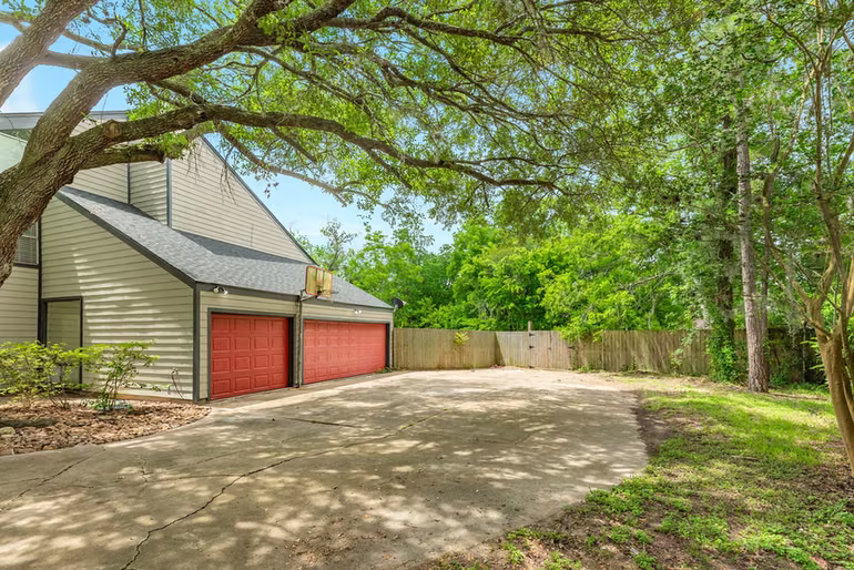 Photo 7 of 121 Catalpa Street, Lake Jackson, TX