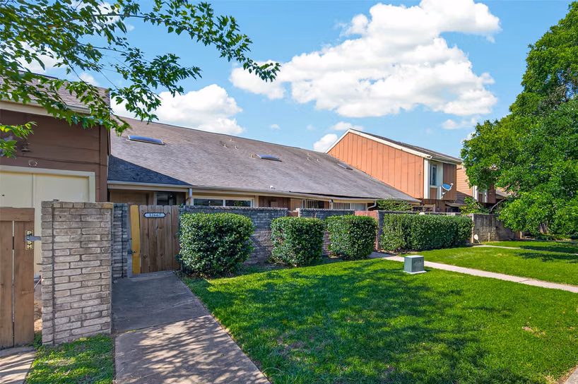Photo 2 of 12667 Wellington Park Drive, Houston, TX
