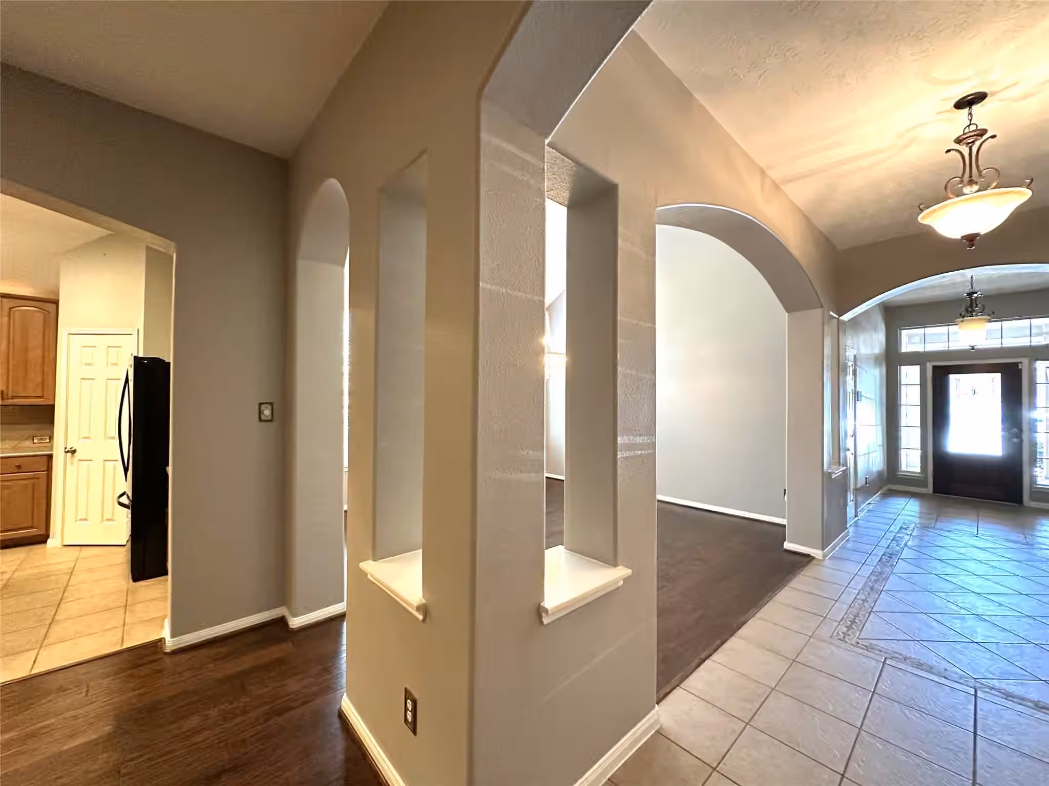 Photo 5 of 26026 Mills Ridge Court, Kingwood, TX