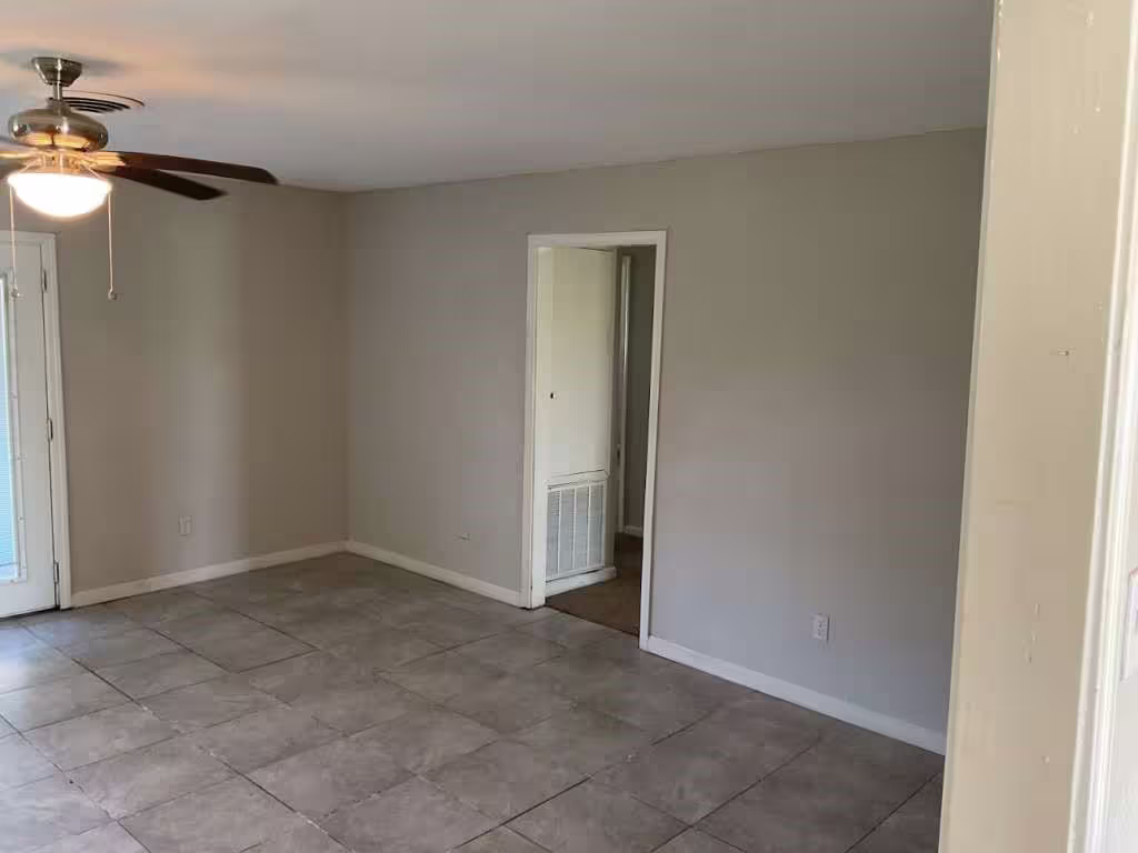 Photo 2 of 406 Wisteria Street, Richwood, TX