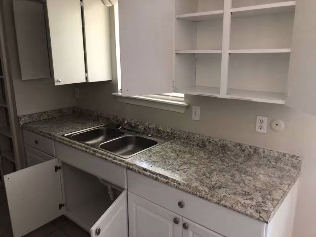 Photo 7 of 406 Wisteria Street, Richwood, TX
