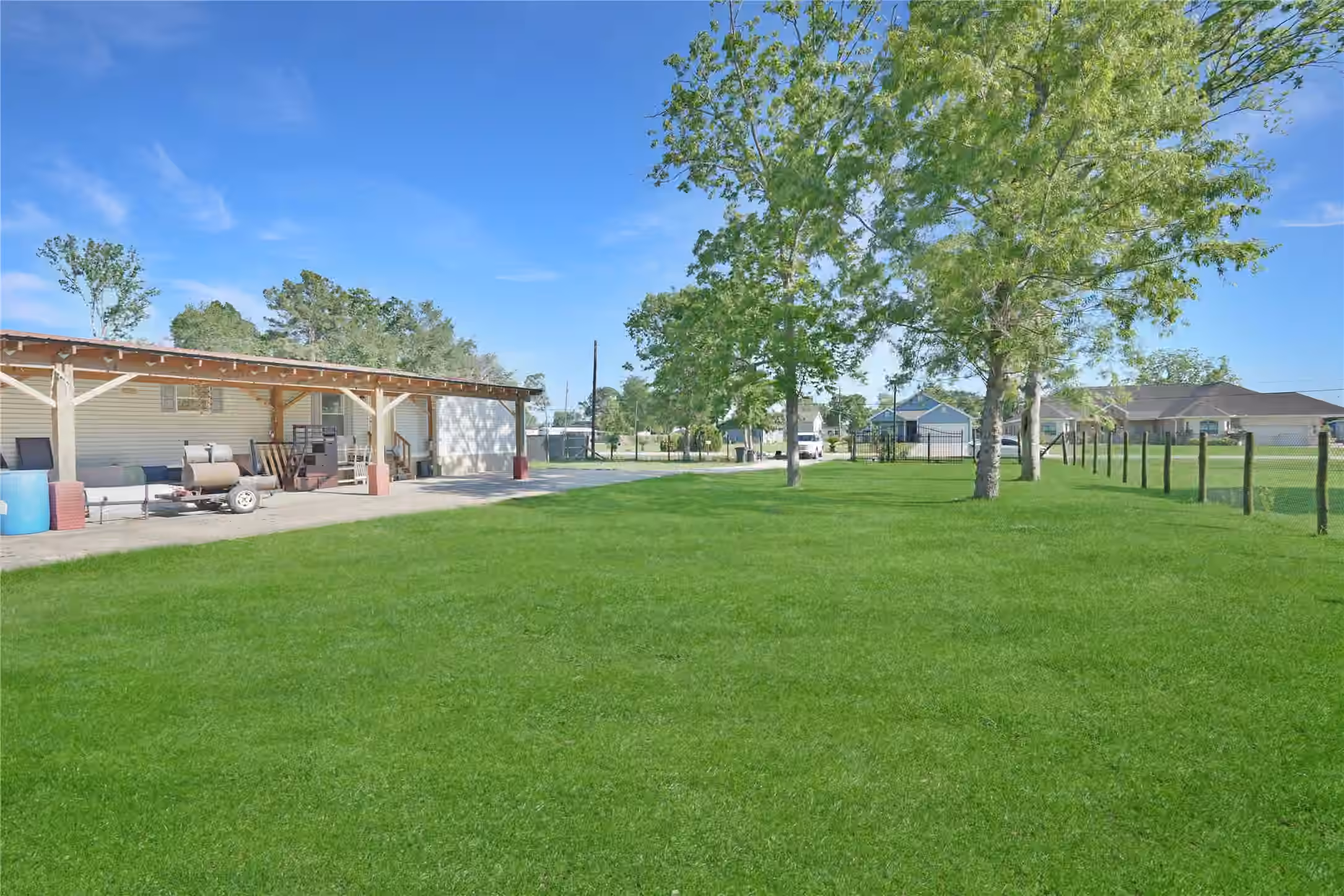 Photo 6 of 639 Reuben White Drive, Crosby, TX
