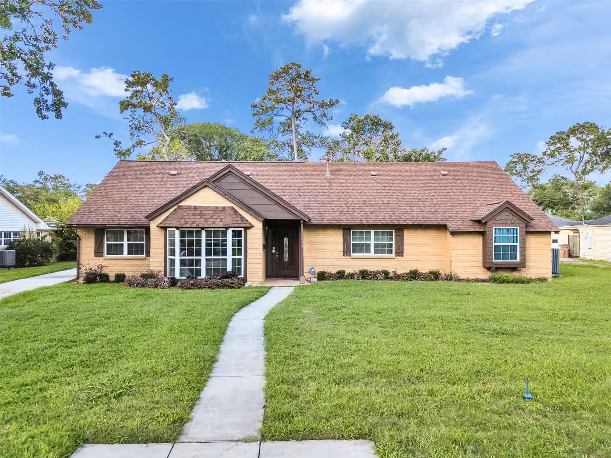 Photo of 3017 Inwood Drive, Dickinson, TX 77539