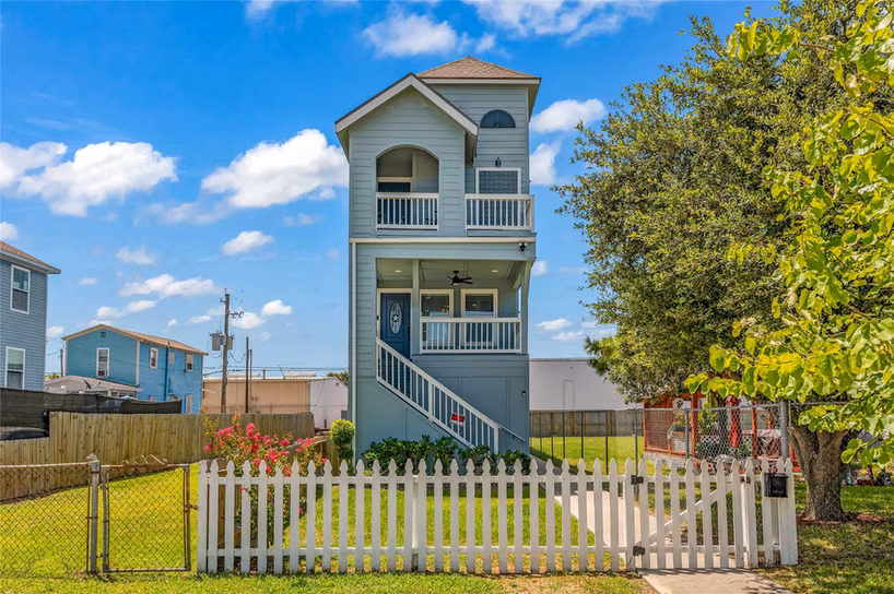 Photo of 2811 Sealy Street, Galveston, TX
