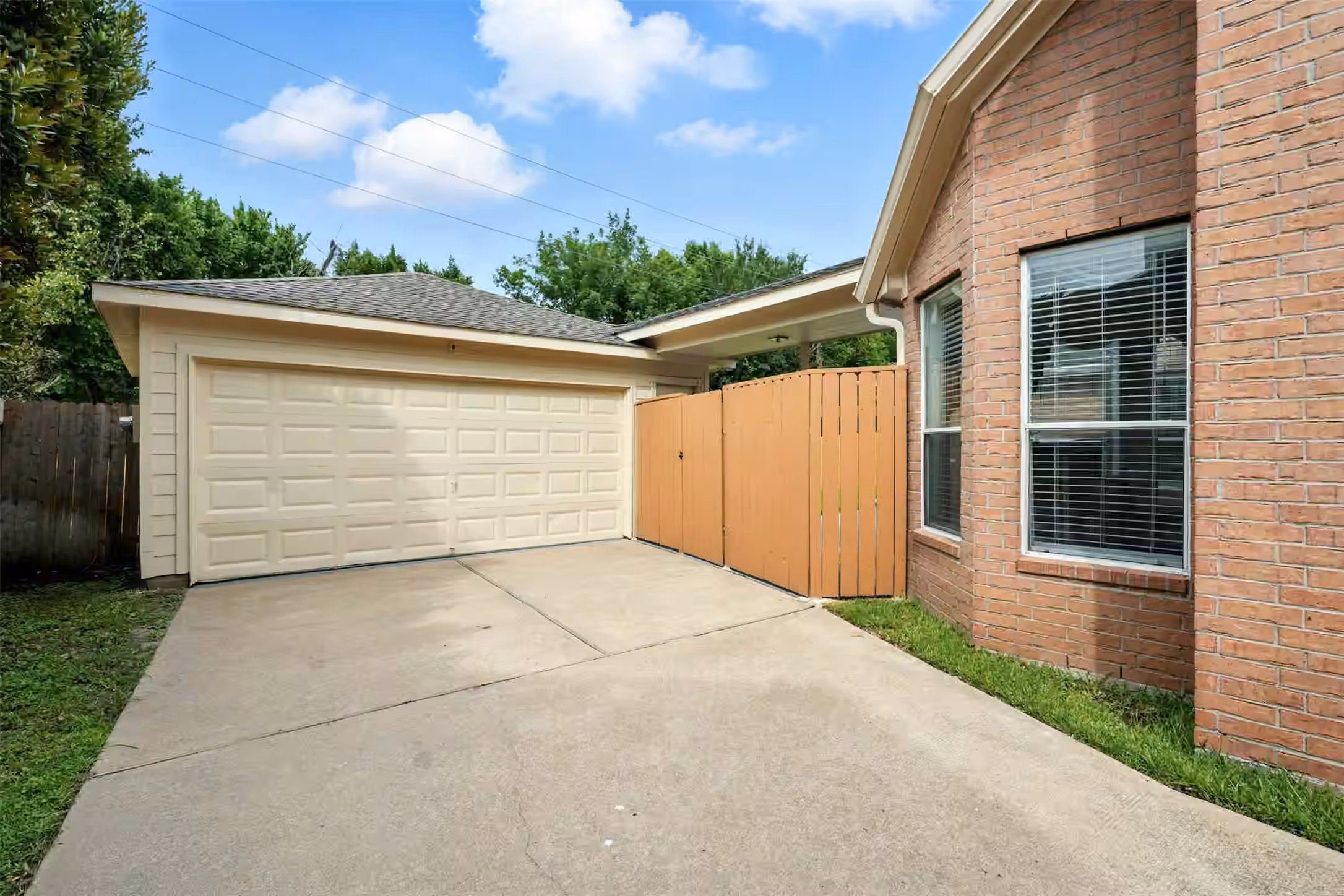 Photo 2 of 21306 Willowford Park Drive, Katy, TX