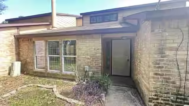 Photo of 12254 Wild Pine Drive B, Houston, TX
