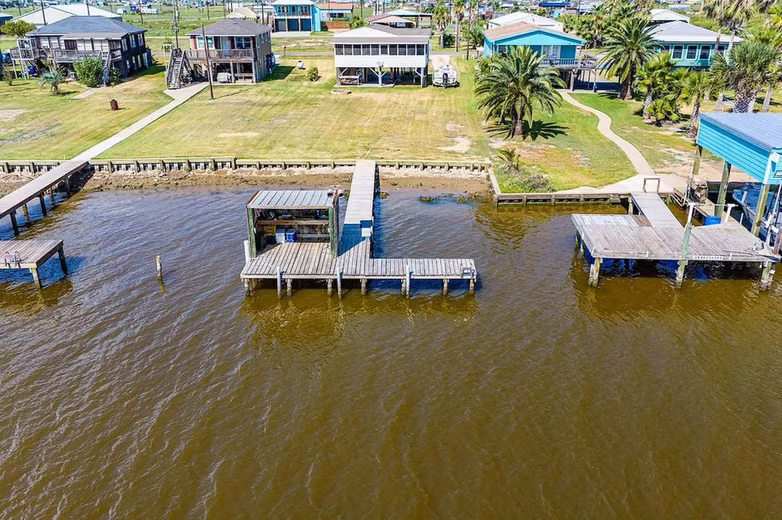 Photo of 626 Seagull, Sargent, TX 77414