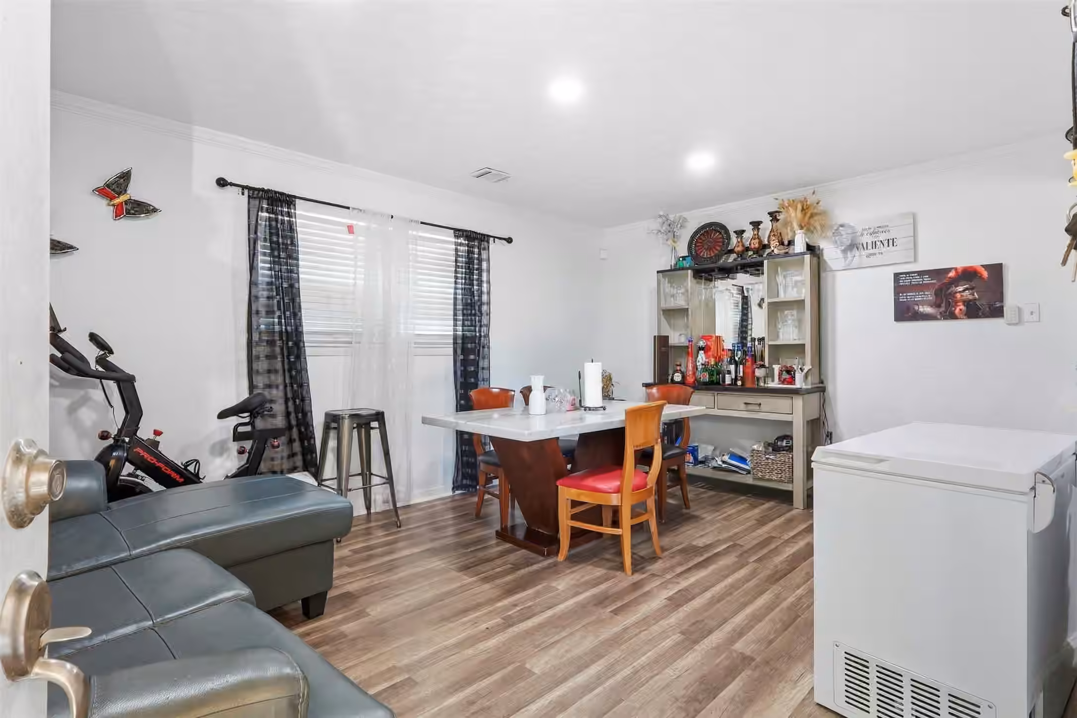 Photo 2 of 7210 Colton Street, Houston, TX