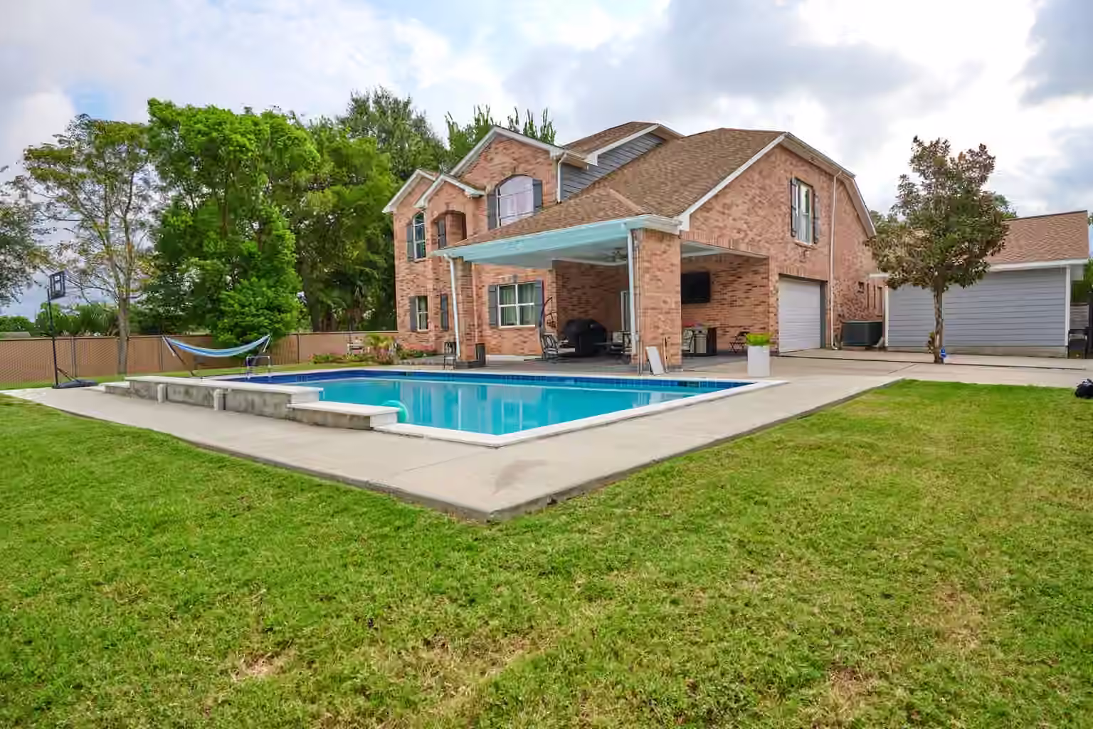 Photo 2 of 5359 Allen Genoa Road, Houston, TX
