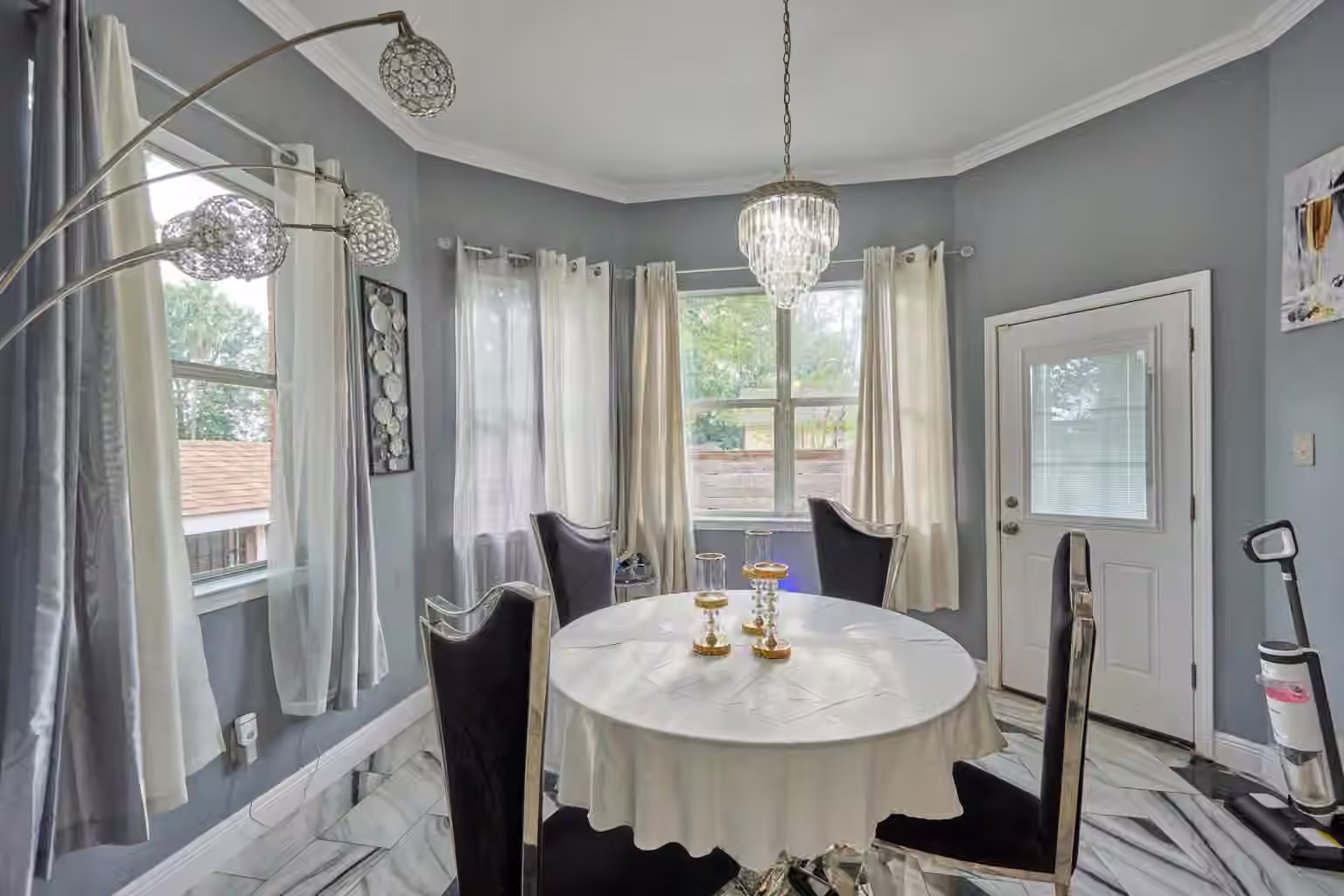 Photo 6 of 5359 Allen Genoa Road, Houston, TX