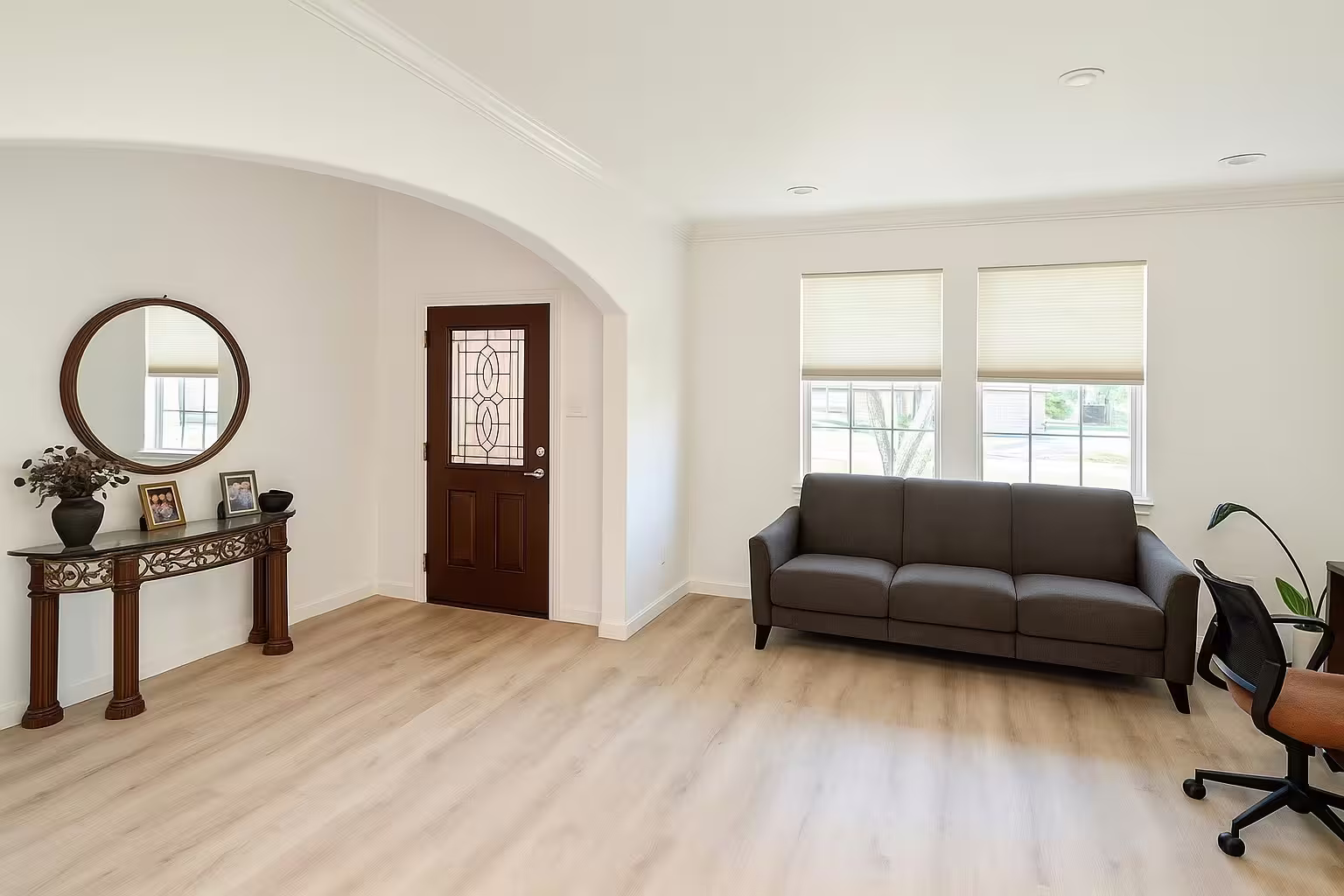 Photo 2 of 1905 Emerald Breeze Court, Pearland, TX