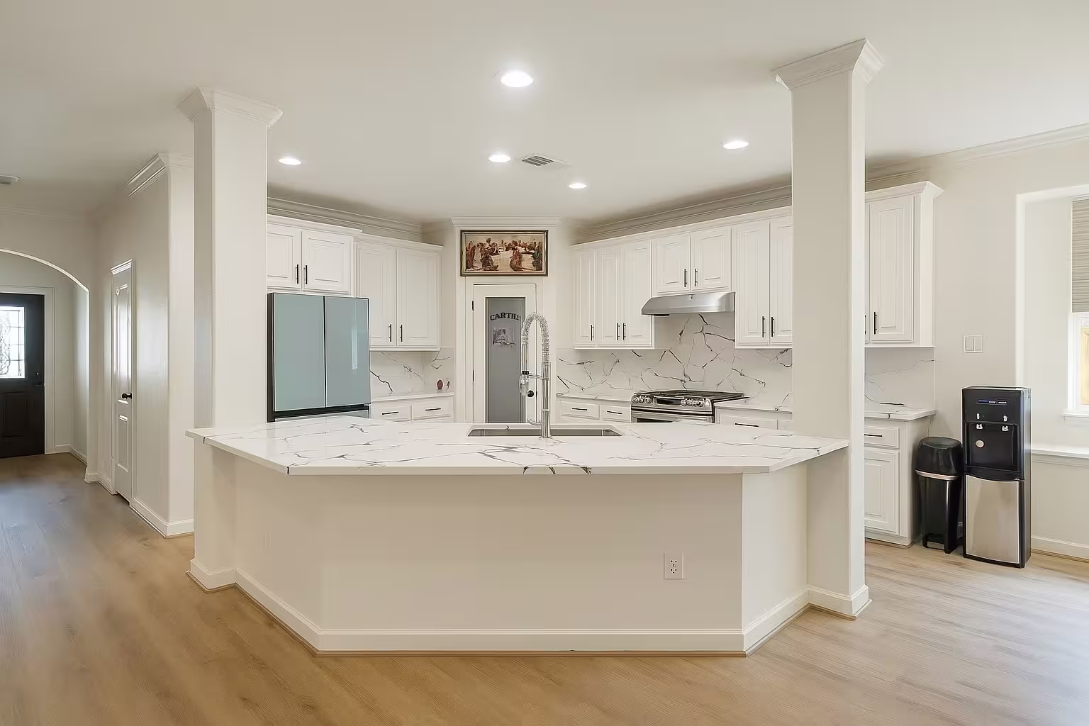Photo 5 of 1905 Emerald Breeze Court, Pearland, TX