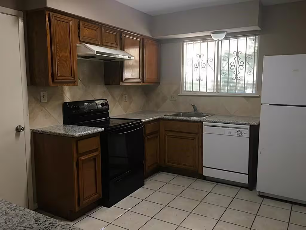 Photo 3 of 11110 Petworth Drive, Houston, TX