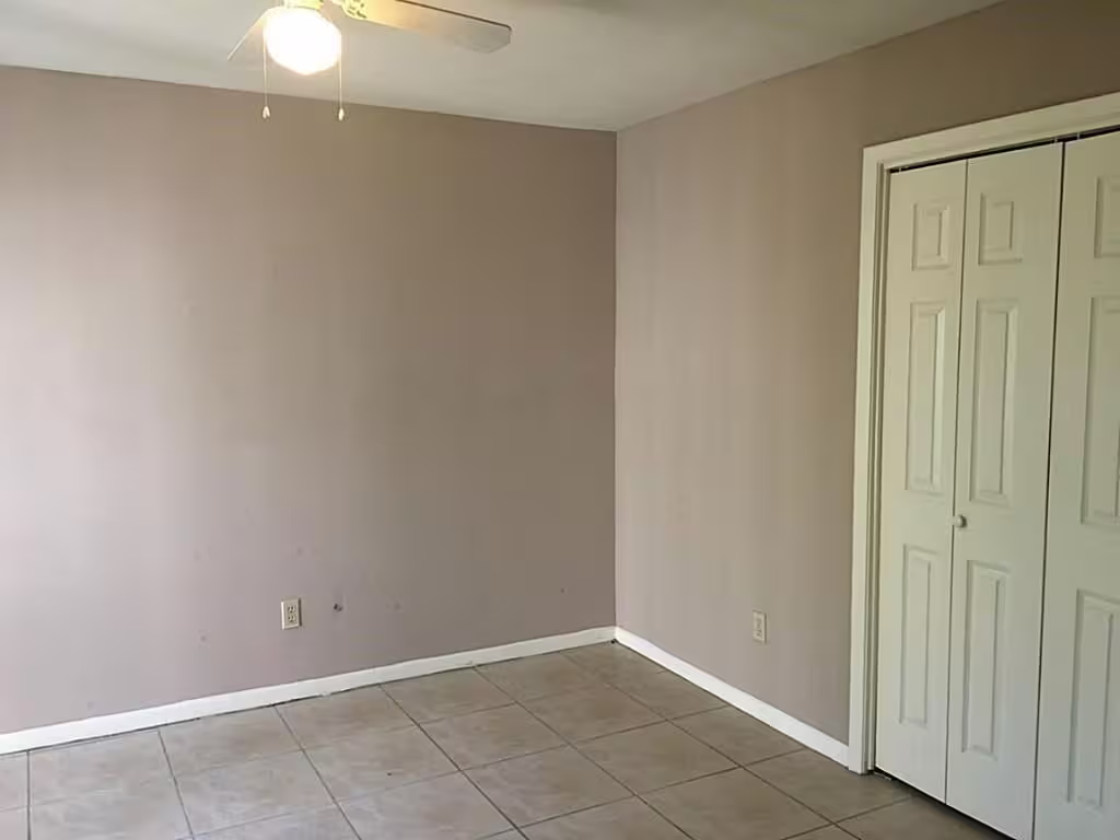 Photo 5 of 11110 Petworth Drive, Houston, TX