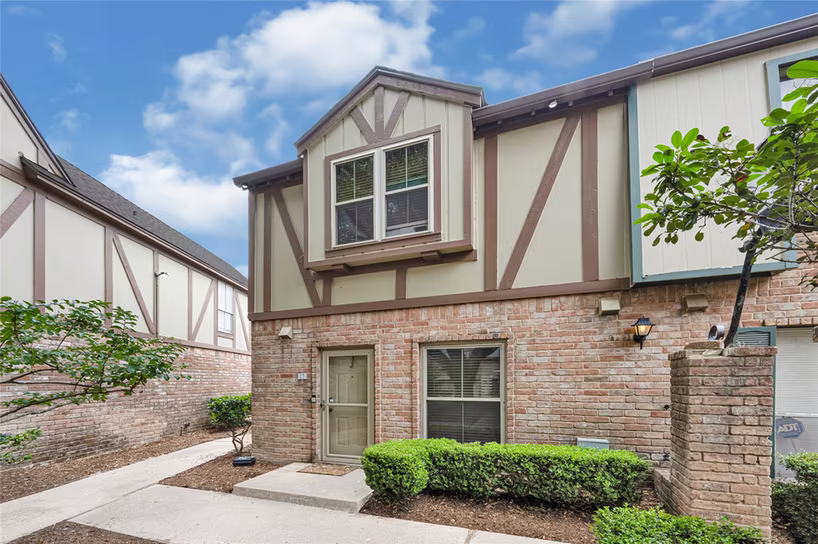 Photo 2 of 14703 Barryknoll Lane 23, Houston, TX