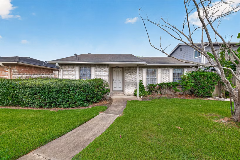 Photo of 13026 Clarewood Drive, Houston, TX