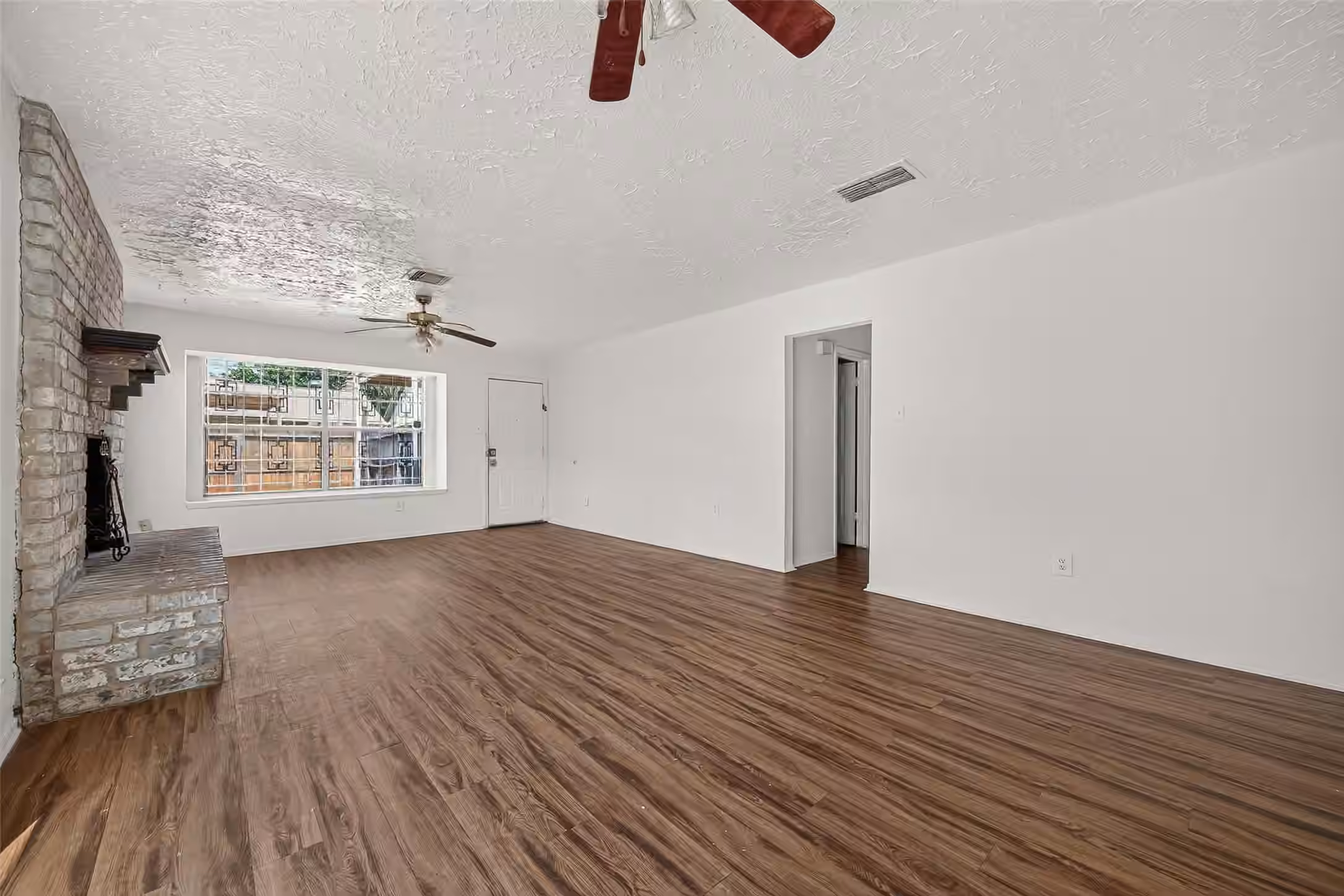 Photo 5 of 13026 Clarewood Drive, Houston, TX