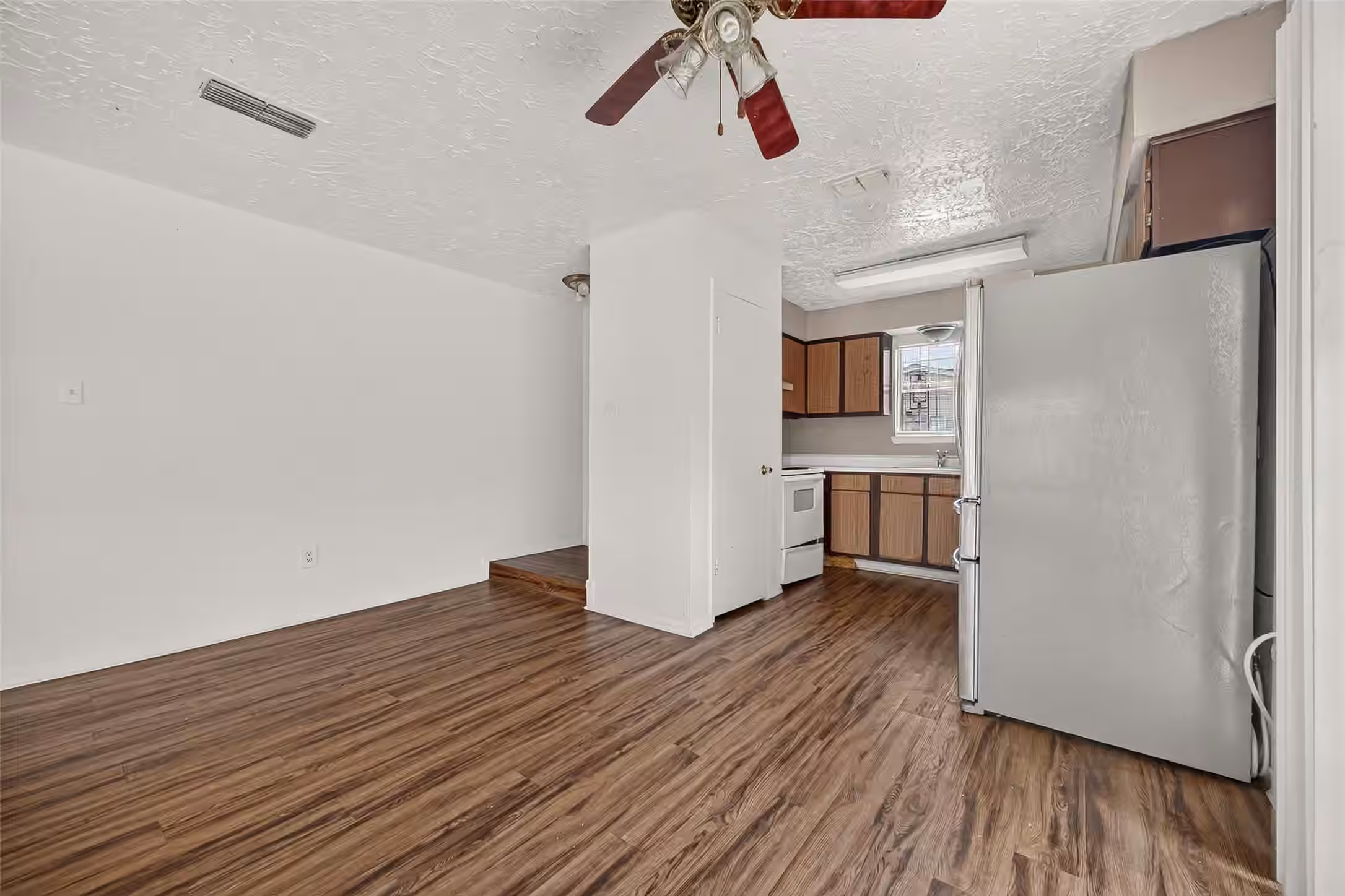 Photo 6 of 13026 Clarewood Drive, Houston, TX
