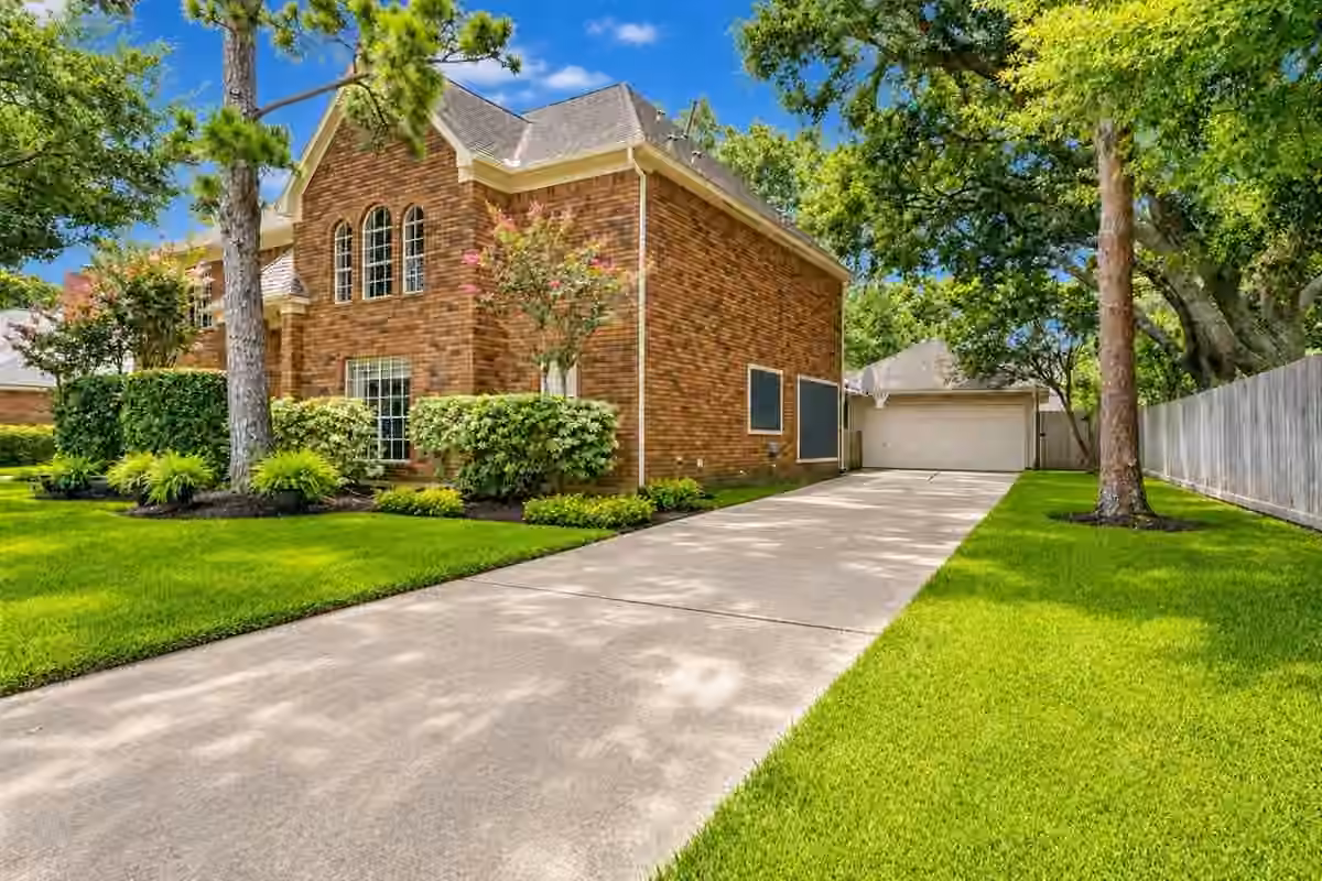 Photo 2 of 2031 Hillside Oak Lane, Houston, TX