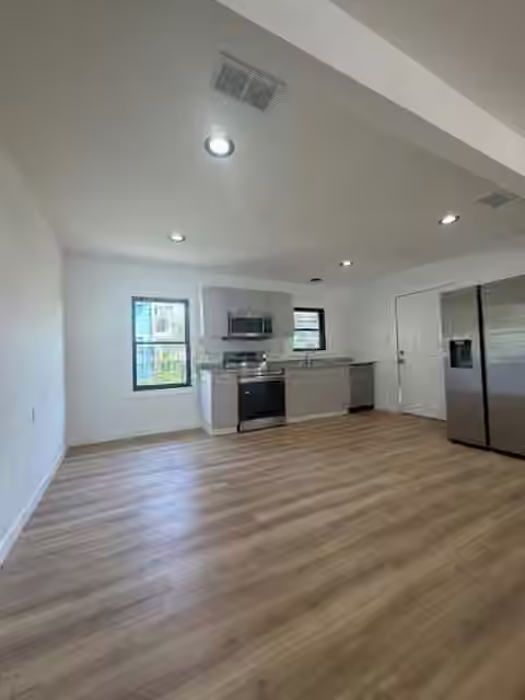 Photo 5 of 1028 Sealy Street, Galveston, TX