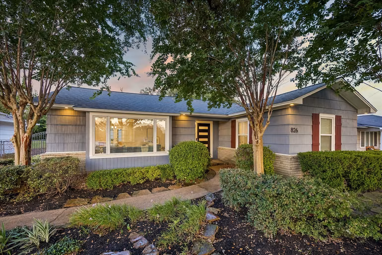 Photo of 826 T C Jester Boulevard, Houston, TX