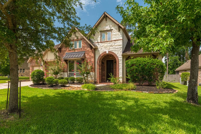 Photo of 24 Camden Oaks Lane, Montgomery, TX 77356