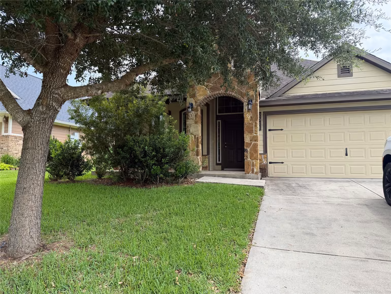 Photo 4 of 2511 Amy Lee Drive, Conroe, TX