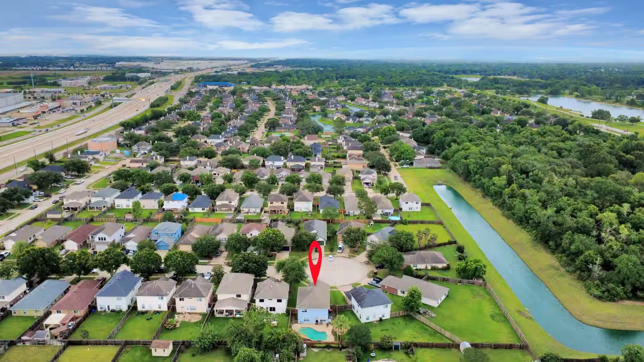 Photo 4 of 14614 Sweetwater View Drive, Houston, TX