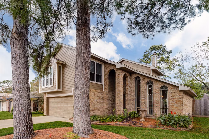 Photo 3 of 15811 Spring Forest Drive, Houston, TX