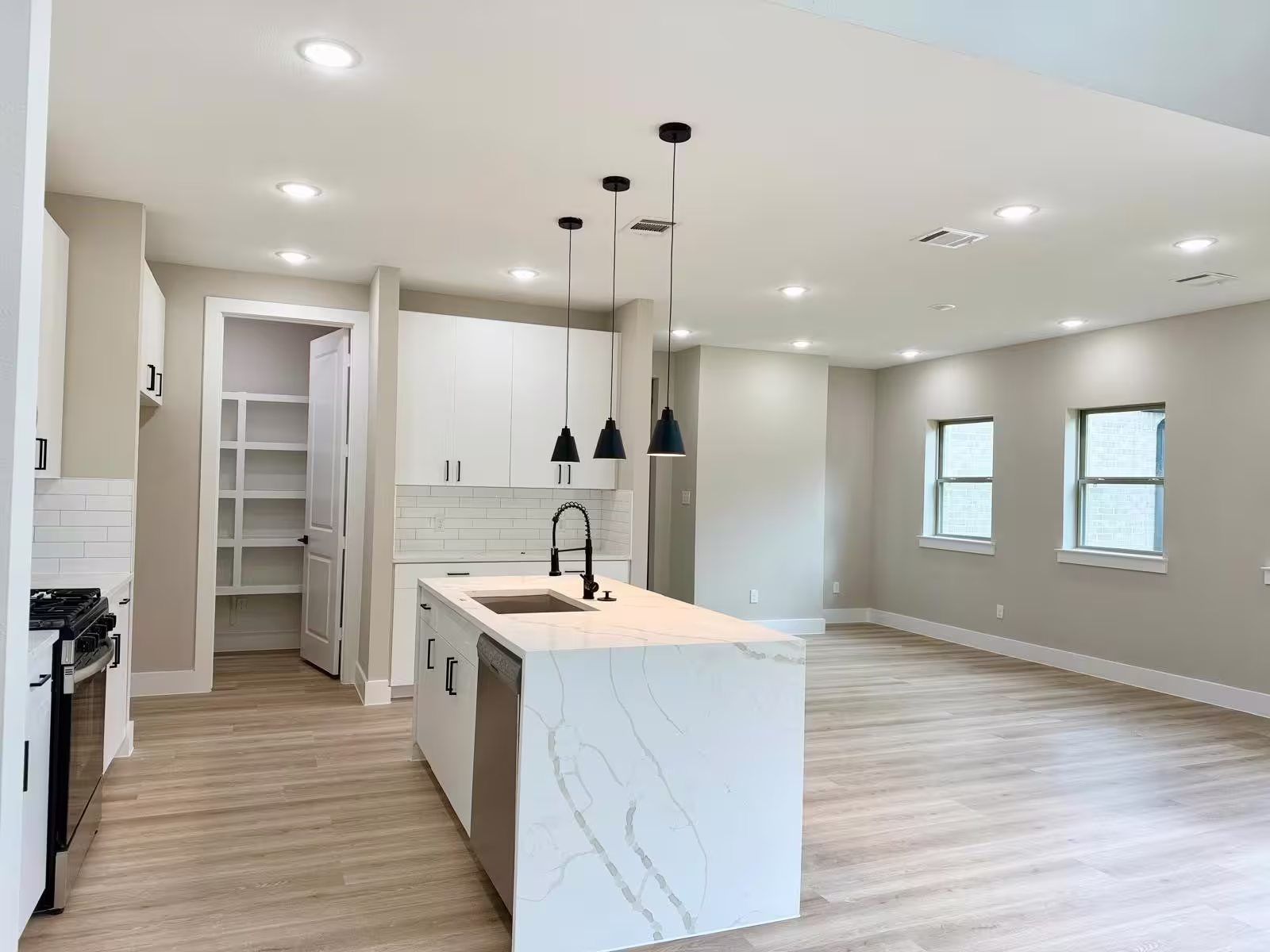 Photo 5 of 2615 LIGURIA LN, Spring, TX